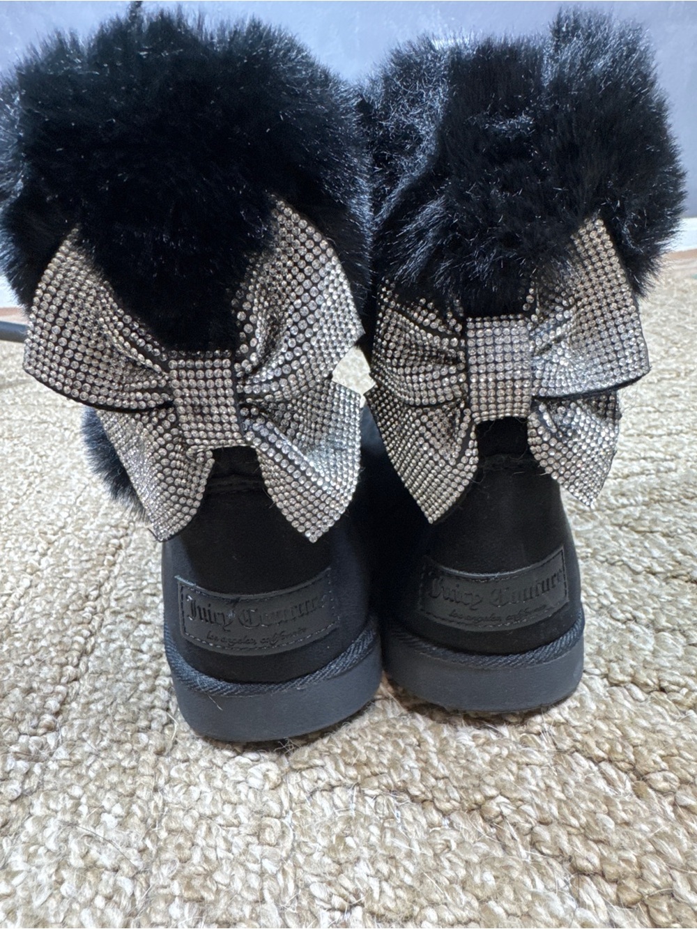 Juicy Couture Black Faux Fur Rhinestone Bow Winter Boots Size 9